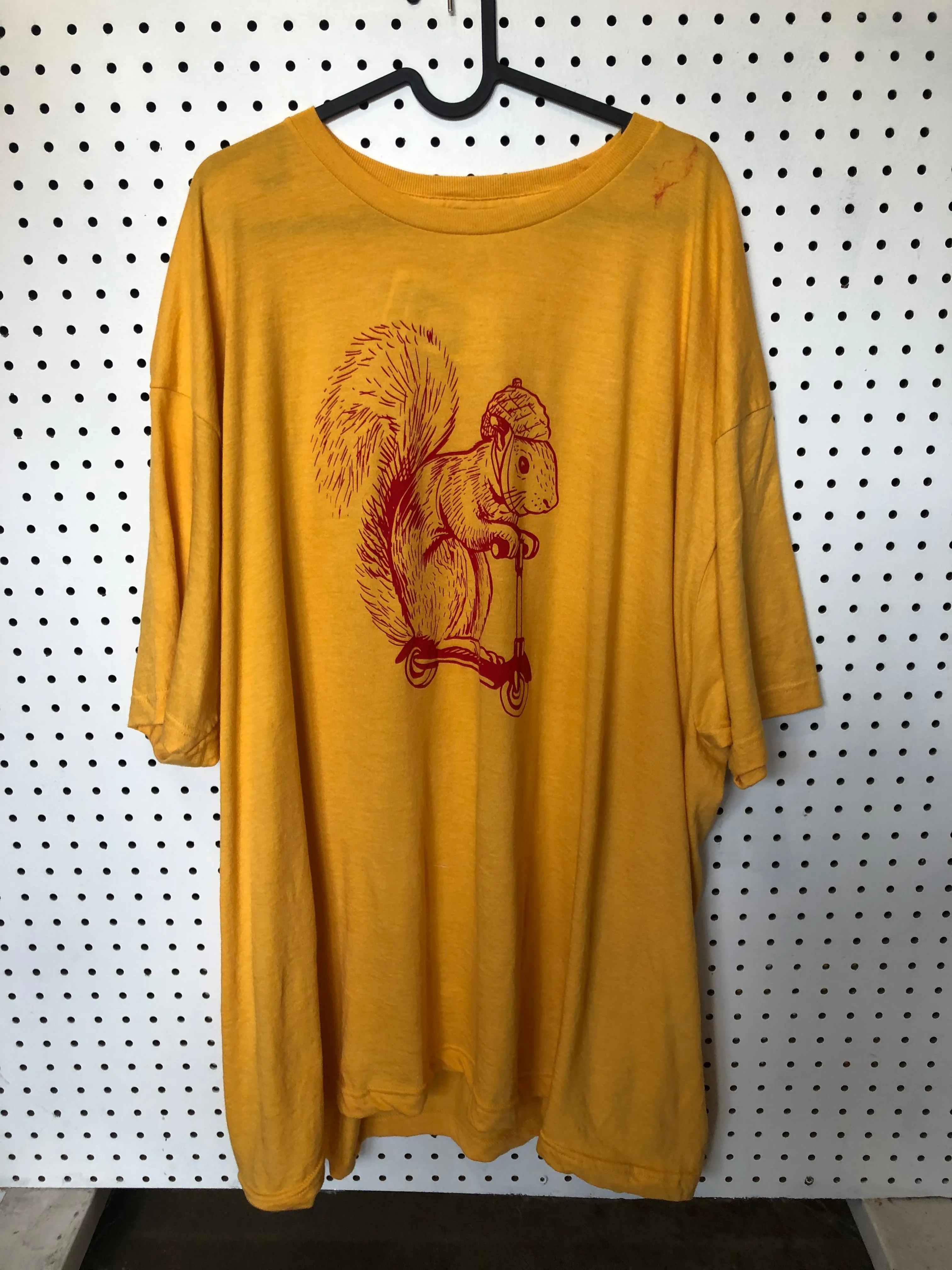 BPR- 3XL Yellow T-shirt - Squirrel on a Bird